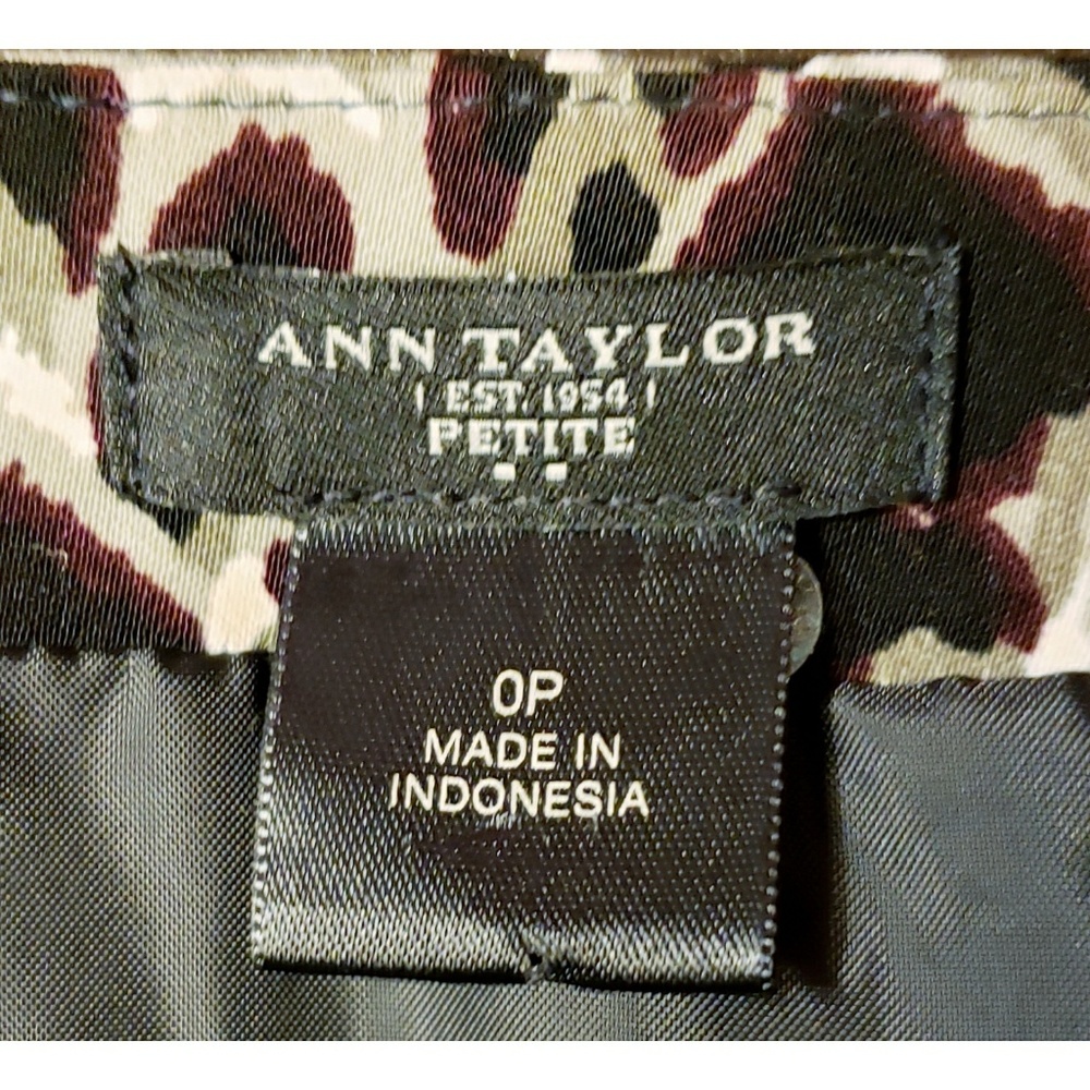 Ann Taylor Petite Leopard Print Skirt - Picture 8 of 8